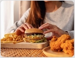 What diet pattern worsens inflammatory bowel disease?