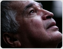 Moments of awe show measurable links to reduced loneliness in daily life